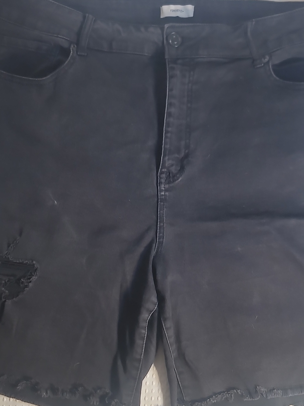 Forever 21 Men's Black Distressed Slim Jeans Shorts